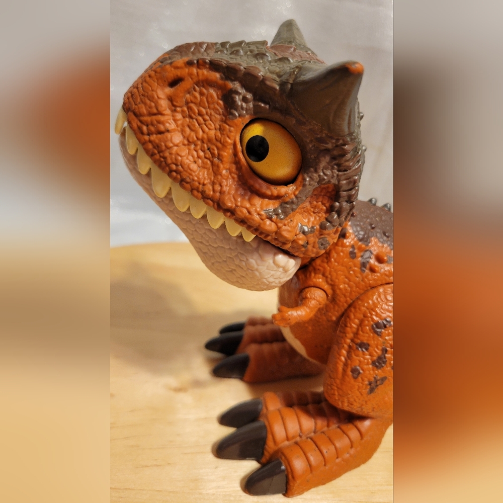 Jurassic World Camp Cretaceous Action Figure, Chompin Carnotaurus Toro Dinosaur - Picture 10 of 12